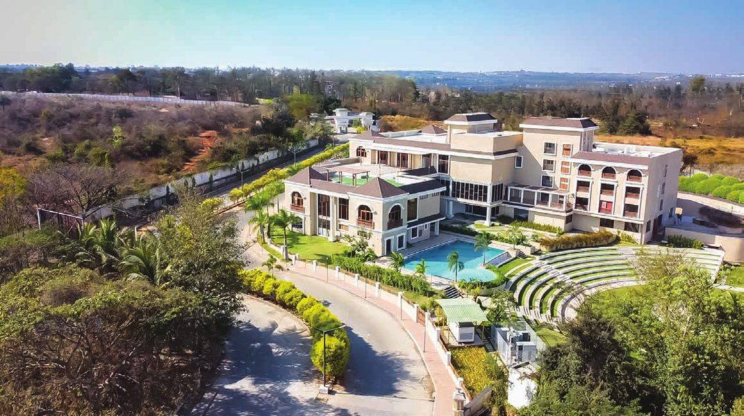 Club Evolve Clubhouse — aerial view